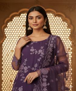 Conjunto de dos piezas de algodón con bordado de red elegante y diseño indio moderno, con dupatta, para uso festivo, precio al por mayor, prenda étnica, morado - Product Image 2