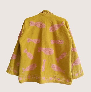 Veste en velours côtelé jaune vintage avec broderie de poisson rose, manches classiques, col rond, motif bohème éco-responsable Suzani, décontractée - Product Image 4