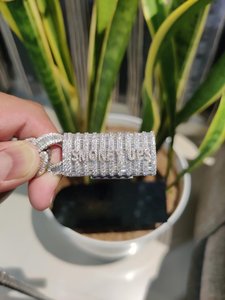 สร้อยคอคิวบันลิงค์แบบ Iced Out สำหรับผู้ชาย สไตล์ฮิปฮอป ประดับเพชรโมอิสซาไนต์ทรงบาแกตต์ ชุบโรเดียม เงินแท้ 925  แบบ Channel Setting - Product Image 5
