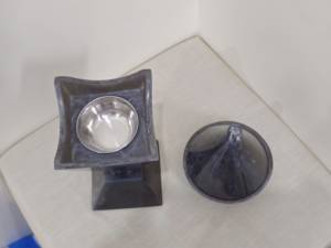 Quemador de Incienso de Resina Gris Oscuro con Tapa y Recipiente de Acero Inoxidable - Product Image 3