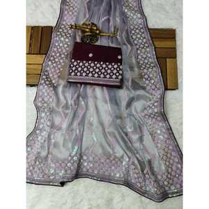 TRAVAIL DE BRODERIE DE FIL DE SÉQUENCE DE SOIE TENDANCE SAREE AVEC BLOUSE NON COUCHÉE LAVANDERR - Product Image 1