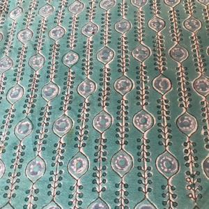 ผ้าฝ้ายพิมพ์ลายด้วยมือพร้อมลายทาง |   เหมาะสำหรับคุรตี, ชุดเดรส และชุดพื้นเมือง - Product Image 1