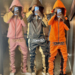 Conjunto de Sudadera con Capucha y Pantalones Acampanados de Chándal Personalizado con Pedrería Estilo Urbano y Efecto Desgastado - Product Image 4