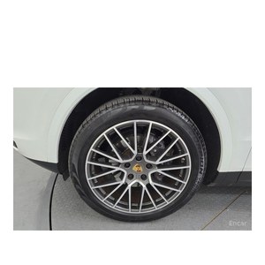 Porsche Cayenne 3.0 Coupé 2024, 36,601 km, Volante a la Izquierda, Caja de Cambios Automática, Asientos de Cuero con Cámara Trasera - Product Image 5