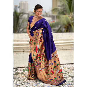 ผ้าไหมพิธานีสีม่วงพร้อมลายปักขอบใหญ่แบบซารี  เสื้อผ้าอินเดียและปากีสถาน  งานทอระดับพรีเมียม - Product Image 1