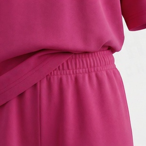 Ensemble 2 pièces tricoté pour femme : T-shirt à col rond et manches courtes et short au-dessus du genou, imprimé métallisé, coupe décontractée, printemps - Product Image 5