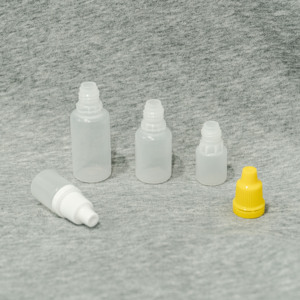 Ensemble de flacons compte-gouttes pour les yeux de qualité pharmaceutique APS C0078 avec bouchon en PE PP, conteneur liquide en plastique 3ml-20ml Vietnam - Product Image 1