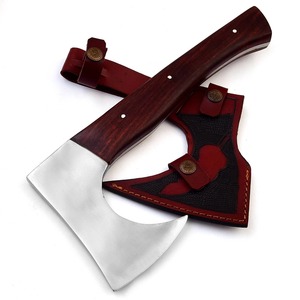 Hacha de acero forjada a mano con mango de madera y funda de cuero para partir leña - Product Image 1
