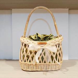 Sac en jacinthe d'eau léger et durable avec deux poignées, sac à main artisanal écologique fabriqué au Vietnam - Product Image 1