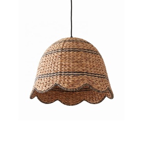 Pantalla de Lámpara Colgante de Ratán Tejida a Mano, Estilo Boho Tropical, con Borde Festoneado, Viettimecraft - Product Image 1