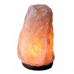 Donnez à votre pièce une touche décorative apaisante avec une lampe en sel rose de l'Himalaya, idéale pour les tables de chevet, les bureaux et les espaces de vie. - Product Image 5