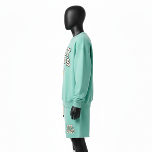 Ensemble sweat-shirt et short pour homme en molleton riche en coton 320 GSM, vert menthe, avec logo personnalisé imprimé à l'écran. - Product Image 3