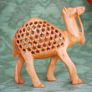 Statue de chameau en bois sculptée à la main, style Jali traditionnel du Rajasthan, figurine décorative pour la maison - Product Image 1