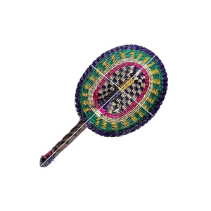 Abanico tradicional de hojas de palma tejido a mano de Vietnam para refrescarse, eventos culturales, decoración de bodas y colecciones de souvenirs. - Product Image 1