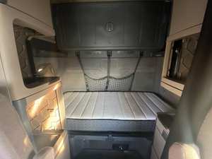 Tracteur routier diesel haute performance 6x4 avec cabine couchette pour le transport logistique longue distance - Product Image 4