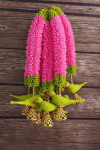 Décoration de mariage indienne moderne, guirlandes artificielles artisanales en tissu avec pendentifs en forme de perroquet et clochettes, pour la décoration festive des temples de mariage - Product Image 4