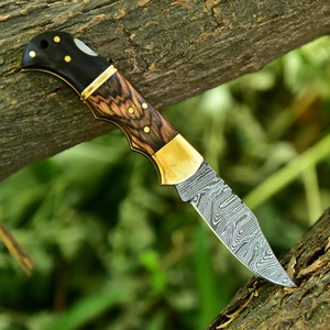 Cuchillos plegables de caza con hoja curva para desollar y preparar alimentos en campamentos. - Product Image 2