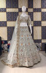 Lehenga Choli de luxe blanc brodé avec dupatta en tulle – Travaux de broderie Zari et fils multicolores de haute qualité pour mariée et mariage - Product Image 2