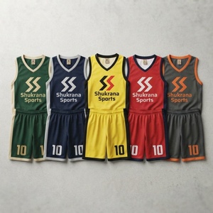 Uniformes de Baloncesto Sublimados Unisex al por Mayor, Conjunto de Camiseta Deportiva de Malla y Pantalones Cortos de Entrenamiento de Doble Cara, 100% - Product Image 4
