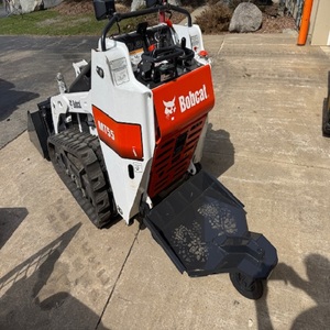 Minicargadora MT55 con Motor Diésel Kubota de 18.5 kW, Diseño de Orugas que Ofrece una Bomba de Alta Eficiencia para Jardinería y Construcción - Product Image 1