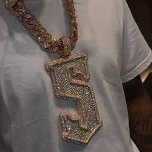 Colgante de Cadena con Nombre Personalizado de Moissanita VVS, Estilo Hip Hop, con Diamantes Iced Out, Letra Inicial 3D, Colgante Baguette, Joyería para Hombre - Product Image 4