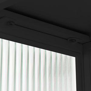 Mobiletto da parete moderno in vetro a due ante da 60 cm con spazio contenitivo a due livelli e portasciugamani aperto per bagno - Product Image 6