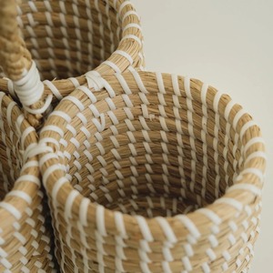Cesta de mimbre y junco marino sostenible, tejida a mano, color natural, para dos botellas, hecha a mano, para exportación al por mayor. - Product Image 6