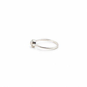 Bague en argent 925 personnalisée JAIPUR SILVER avec perle ronde, bijoux minimalistes faits à la main, fabricant en gros - Product Image 5