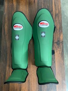 Protector de Boxeo y Espinilleras Premium de Alta Calidad para Gemelos, Todos los Colores, Equipo de Boxeo Muay Thai con Cierre de Gancho y Bucle, 100% Cuero Vacuno - Product Image 2