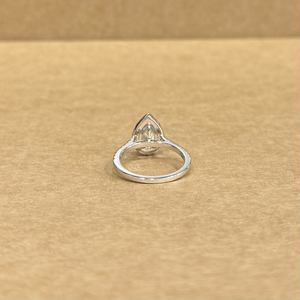 แหวนเพชรทรงลูกแพร์สีขาวทองคำขาวสุดหรู น้ำหนัก 1.06 กะรัต ประดับเพชรแล็บโกรว์ สำหรับงานแต่งงาน งานครบรอบ หรืองานเลี้ยง ออกแบบอย่างประณีต - Product Image 5