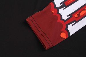 T-shirt de compression pour homme à manches longues, coupe douce, imprimé, respirant et à séchage rapide pour l'entraînement - Product Image 3
