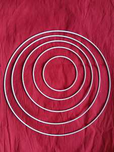 En gros, grands anneaux en fer et cadres métalliques ronds pour attrape-rêves, couronnes, artisanat en macramé, décorations de fête et abat-jour - Product Image 5