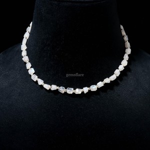 สร้อยคอประดับเม็ดมูนสโตนทรงเหลี่ยมหลากสีธรรมชาติ ทำด้วยมือ สร้อยคอพลอยมูนสโตนสุดหรู สร้อยคอประจำเดือนเกิดมิถุนายน - Product Image 5
