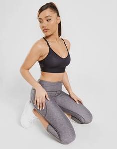 Ensemble de yoga pour femmes grandes tailles, design élégant, léger et respirant, avec soutien-gorge de sport et leggings pour l'entraînement - Product Image 2