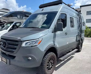 Meilleure Offre – Camping-car/Caravane d'occasion CLEAN 2023 <span class=keywords><strong>2022</strong></span> 2024 – Winnebago Revel 44-E RV 2023 - Product Image 3