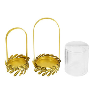 Ensemble de porte-bougies élégants en métal doré avec cylindres en acrylique et poignées cintrées pour une décoration intérieure chic et une ambiance lumineuse. - Product Image 2