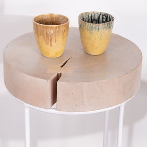 Vandana Crystal Volume <b>Set</b> of 2 round whitewashed <b>side</b> <b>tables</b> in wood and metal Nervure - Product Image 4