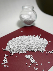 EVOPLAS VIETNAM Granulés de colorant plastique blanc haute performance, excellente intensité de coloration, développement de couleur optimal, économique - Product Image 1