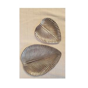 Plato de Servir de Aluminio con Diseño de Hoja para una Colección de Accesorios para el Hogar de Primera Calidad que Ofrece una Solución de Servir Elegante y Funcional - Product Image 5