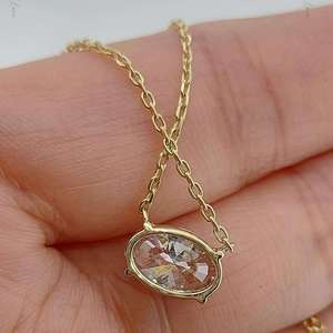Collier élégant en or 14 carats avec diamant de laboratoire 2 carats taille ovale, design vintage, certifié E VVS IGI, idéal pour la mode de luxe et les fiançailles - Product Image 4