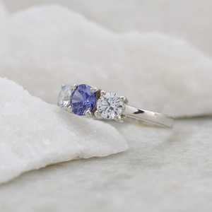 Anillo de compromiso de tres piedras de tanzanita, anillo de plata de ley con piedra preciosa azul, anillo de boda con piedra de nacimiento de diciembre para mujer - Product Image 3
