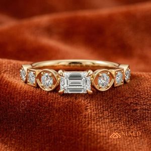 แหวนหมั้นทองคำขาว 14K ประดับมอสซาไนต์ทรงเหลี่ยมมรกต แหวนแต่งงานทรงเรขาคณิต เครื่องประดับเจ้าสาวสุดหรู สหรัฐอเมริกา - Product Image 5