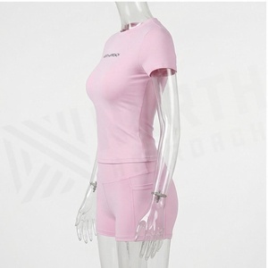Conjunto de Yoga de 2 Piezas North Approach, Color Rosa, Cuello Redondo, Manga Corta, Cintura Media, Ropa Deportiva Transpirable, Logotipo Frontal, Sin Costuras - Product Image 3