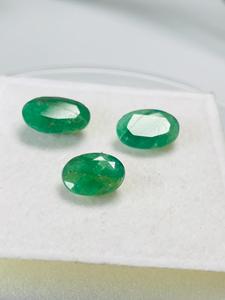 Esmeralda Zambiana Natural, Corte Ovalado, 3.62 CTS, Color Verde Premium, Excelente Brillo, Gema de Calidad Fina, Espécimen de Colección IGI - Product Image 1
