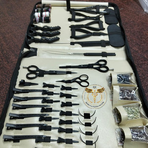 ชุดอุปกรณ์จัดแต่งทรงผมมืออาชีพพร้อมกรรไกร หวี คลิป และอุปกรณ์เสริม – ชุดอุปกรณ์ร้านเสริมสวยครบชุด - Product Image 1