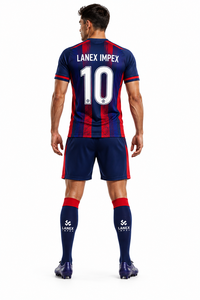 Ensemble d'uniformes de football personnalisés professionnels, maillot de football bleu et rouge avec short assorti, kit d'équipe personnalisé pour l'utilisation par les équipes de club - Product Image 4