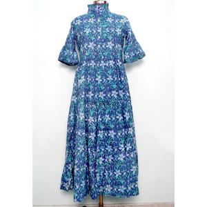 เดรสยาวผ้าฝ้ายแท้ 100% สำหรับผู้หญิง ลายพิมพ์ดอกไม้แบบอินเดีย ทำมือ แขนยาว น่ารัก สบายๆ เหมาะสำหรับใส่กลางคืน เรียบง่าย - Product Image 1