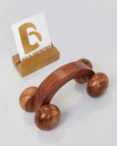 Rodillo Masajeador Corporal de Madera Natural Hecho a Mano, Herramienta de Masaje de Tejido Profundo de 4 Ruedas con Grabado para Terapia de Relajación Muscular - Product Image 1