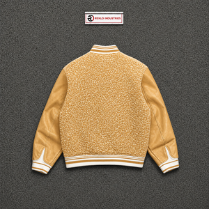 แจ็คเก็ตวาร์ซิตี้สีทองคลาสสิกสำหรับผู้ชาย ปกคอพับได้ เสื้อคลุมลำลองสำหรับฤดูหนาว สไตล์ทีม แฟชั่น ทันสมัย ทำจากผ้าขนสัตว์ 100% ให้ความอบอุ่น ระบายอากาศได้ดี - Product Image 6