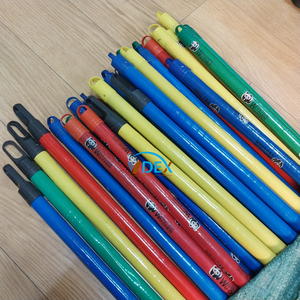 Palo de fregona de madera VDEX Viet Nam de alta calidad con mango recubierto de PVC de color Venta caliente Palo de escoba de Vietnam - Product Image 4